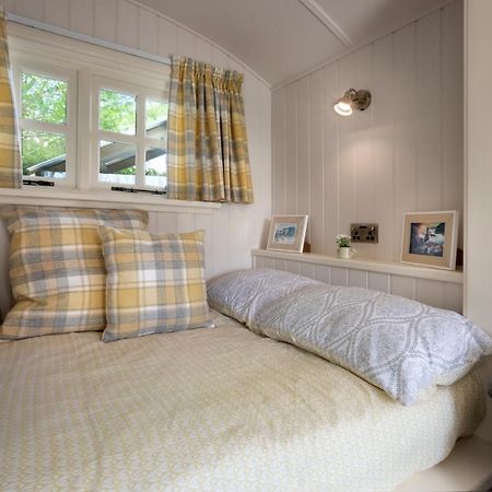 The Heron Shepherds Hut At Lyth Valley Brigsteer Zewnętrze zdjęcie
